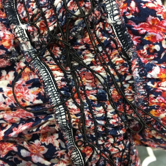 Delia Lace Floral Dress - Picture 4 of 5